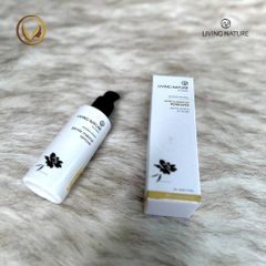 Nước tẩy trang dịu nhẹ cho mọi loại da Living Nature Gentle Makeup Remover 120ml
