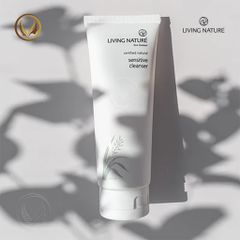 Sữa rửa mặt cho da nhạy cảm Living Nature Sensitive Cleanser 100ml
