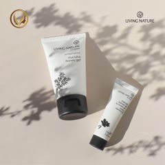 Gel hỗ trợ giảm mụn, ngừa thâm sẹo Living Nature Manuka Honey Gel 10ml