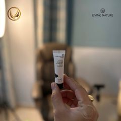 Gel hỗ trợ giảm mụn, ngừa thâm sẹo Living Nature Manuka Honey Gel 10ml
