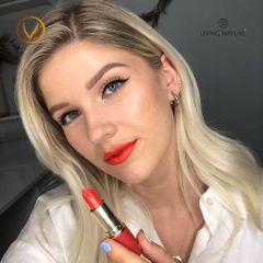 Son môi màu đỏ cam san hô 100% tự nhiên Living Nature Lipstick Electric Coral 15 (3.9g)