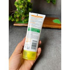 Sữa rửa mặt Garnier SkinActive Foaming Vitamin C Face Wash 100ml.