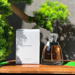 Nước hoa nữ Vera Wang Eau de Parfum dung tích 100ml.