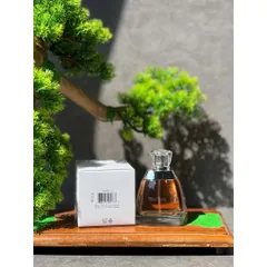 Nước hoa nữ Vera Wang Eau de Parfum dung tích 100ml.