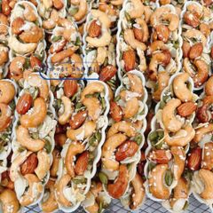 Bánh thuyền siêu hạt Ăn Vặt Nhà Dii, túi 250g.