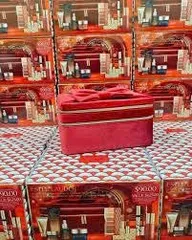 Set Vali Estee Lauder Holiday Blockbuster 12 Món – chăm sóc da