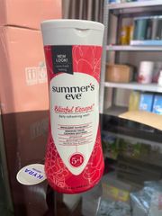 Dung Dịch Vệ Sinh Summer’s Eve Blissful Escape 444ml – làm sạch dịu nhẹ hương thơm
