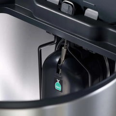 Thùng rác đạp chân Joseph Joseph Arc™ 30L Easy-push Pedal Bin 30149 màu đen mờ