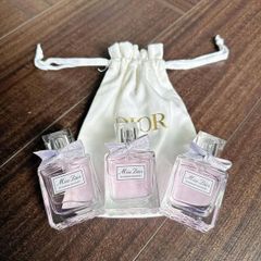 Nước hoa Miss Dior Blooming Bouquet 30ml nhẹ nhàng nữ tính
