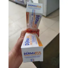 Kem bôi DerMaKul tub 15g làm mát dịu da do côn trùng,kiến ba khoang đốt,kháng khuẩn,khô da ,da kích ứng mần đỏ