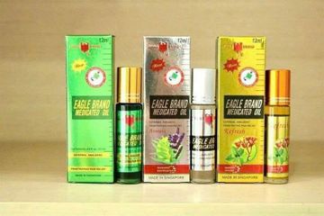 Hộp 12 chai dầu gió dạng lăn hương hoa oải hương Lavender 12ml (màu vàng) – hỗ trợ giảm đau đầu, thư giãn