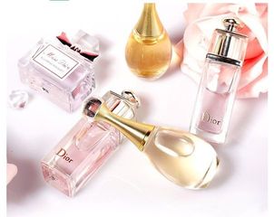 Set 4 Chai Nước Hoa Mini Dior - Gồm Miss Dior, Dior J’adore EDP, EDT, Addict - Quà Tặng Sang Trọng Hương Hoa Cỏ và Trái Cây Chính Hãng 653042