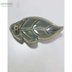 Đế cắm que hương hình lá 3 màu đẹp