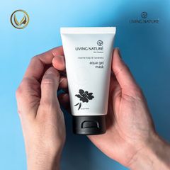 Mặt nạ gel cấp ẩm sâu, phục hồi da và làm da căng mọng Living Nature Aqua Gel Mask 75ml