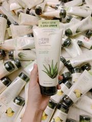 Sữa rửa mặt nha đam The Face Shop 170ml dịu nhẹ