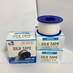Băng keo lụa An Phú 2,5cm x 5m băng vết thương sau phẫu thuật sx tại Việt Nam- 1 CUỘN