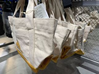 Túi Tote Canvas Adidas IK4840 39x21x18cm Đựng Đồ Thời Trang