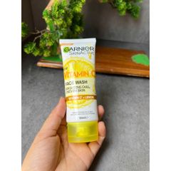 Sữa rửa mặt Garnier SkinActive Foaming Vitamin C Face Wash 100ml. 659546