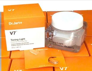 Kem Dưỡng Ẩm Dr.Jart+ V7 50ml - Giải Pháp Làm Đều Màu Da, Cấp Ẩm Dưỡng Chất Cho Làn Da Rạng Rỡ