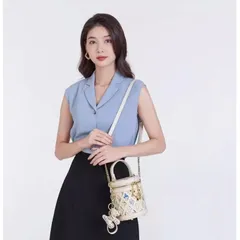 (Hàng V.I.P LIMITED - KHÔNG HỘP) - Túi xách Nữ MENGLISHA Màu Trắng, Thiết Kế Họa Tiết Hoa Văn, Dáng Trụ Tròn