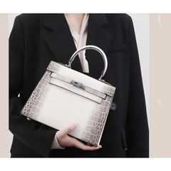 (HÀNG V.I.P - FULL BOX/ NO BOX) - Túi xách nữ Bạch tạng sang trọng size 25 da PU khóa bạc