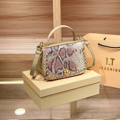 (HÀNG V.I.P) - Túi Cao Cấp Ngoại Thương Họa Tiết Cá Sấu Dây Xích Khóa