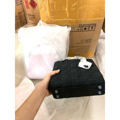 (FULL BOX/ NO BOX) - Túi cầm tay đeo chéo Đồng màu size 20, bản dây TO, có ĐẾ chân, tặng DÂY LỤA