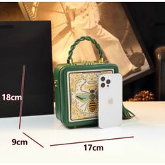 (V.I.P ORDER - LIMITED) - Túi xách Nữ kiểu dáng cốp thêu xanh size 17