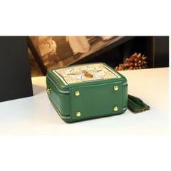 (V.I.P ORDER - LIMITED) - Túi xách Nữ kiểu dáng cốp thêu xanh size 17