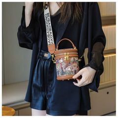 (BEIBAOBAO) - Túi Đeo Vai Dáng Trụ Hình Gấu Dễ Thương Phong Cách Nhật Bản Cho Nữ