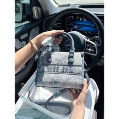(Hàng V.I.P LIMITED) - Túi tote thêu hoa MÀU XANH tinh tế MISS GAIL sang chảnh tặng dây buộc nơ
