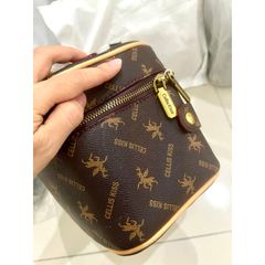 (Hàng V.I.P LIMITED - FULLBOX HÃNG) - Túi trang điểm, k dây đeo, CELLIS KISS dáng cốp bầu dục Nâu, tinh tế, Sang trọng