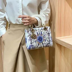 (V.I.P ORDER) - Túi xách nữ dạng thêu Trắng size 20/ 18 FULL BOX/ NO BOX