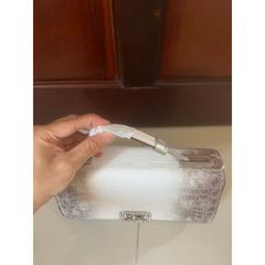 (MẪU MỚI NĂM 2026 - VIP ORDER LIMITED) - Túi xách Nữ dáng cầm tay quai kiềng vàng size 25 Bạch tạng