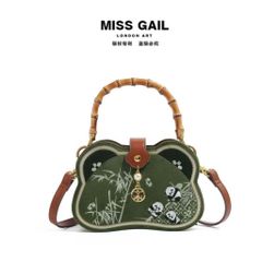 (Hàng V.I.P LIMITED) - Túi HONG KONG MISS GAIL thiết kế phiên bản giới hạn gấu trúc XANH phối tay cầm bằng trúc