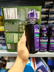 Siro hỗ trợ giấc ngủ ban đêm Vicks Nyquil ZzzQuil Nighttime Sleep Aid 354ml (Warming Berry) 672076