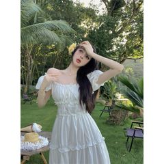 [sẵn] Đầm, Váy trắng Lolita đi biển, hở lưng, dáng dài, bó eo, nhún bèo tầng, cộc tay,tay phồng, cổ vuông, chất thô Nhật