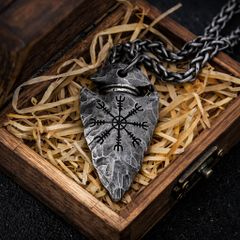 Dây Chuyền Nam Viking - Mặt Mũi Tên Khắc Ấn Rune Vegvísir - Phong Cách Gothic, Retro Mạnh Mẽ.