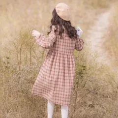 Đầm caro cổ trụ kiểu dáng babydoll