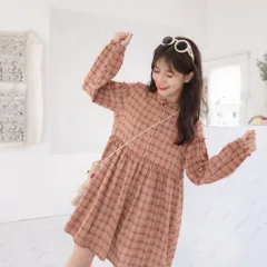 Đầm caro cổ trụ kiểu dáng babydoll