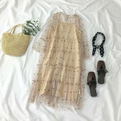 Đầm chấm bi dáng suông hai lớp