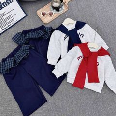 Set bộ nỉ chữ Min kèm khăn choàng phối bèo kẻ quần suông phong cách hàn quốc ấm áp mùa đông cho bé gái 8-28kg
