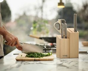 Bộ dao Joseph Joseph 10577 Beech Elevate™ Fusion 6 món kèm giá để dao