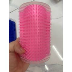 Bàn chải lông gắn tường cho mèo có gói cỏ bạc hà