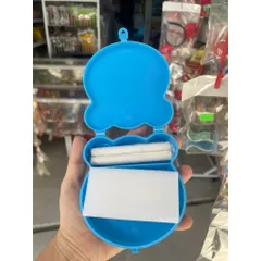 Hộp đựng phấn gồm 2 viên và 1 bông lau phấn