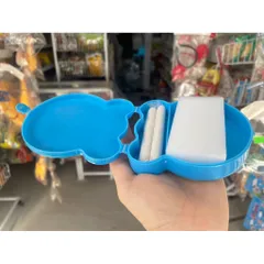 Hộp đựng phấn gồm 2 viên và 1 bông lau phấn