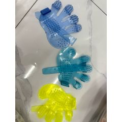 Bàn tay nhựa tắm chó mèo