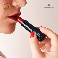 Son môi màu đỏ thuần 100% tự nhiên Living Nature Lipstick Glamorous 16 (3.9g)