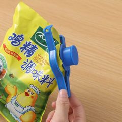 Dụng Cụ Kẹp Miệng Túi Có Nút Rót Tiện Lợi (TH132)
