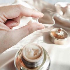Set Kem Dưỡng Mắt Tái Sinh The history of Whoo Cheongidan Radiant Regenerating Eye Cream 5ml x 5